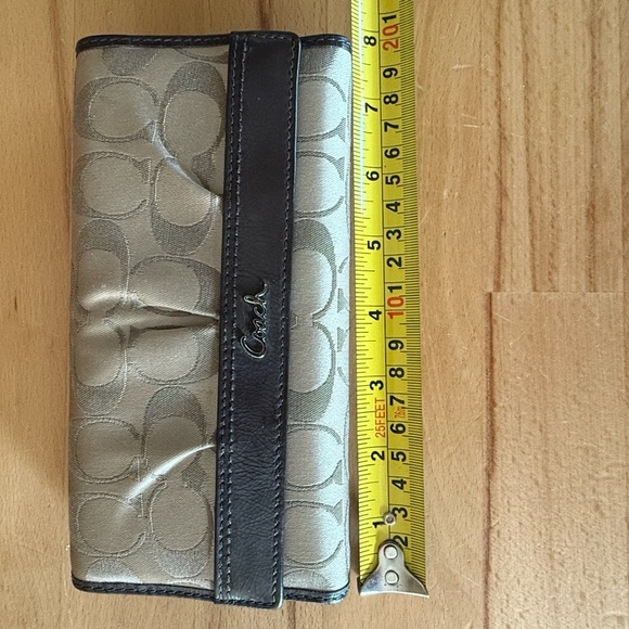 Coach Wallet. Perfect condition. - Picture 6 of 7